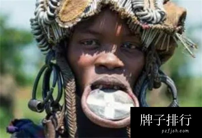 【奇葩人类】非洲大嘴族女人 嘴巴越大身价越高