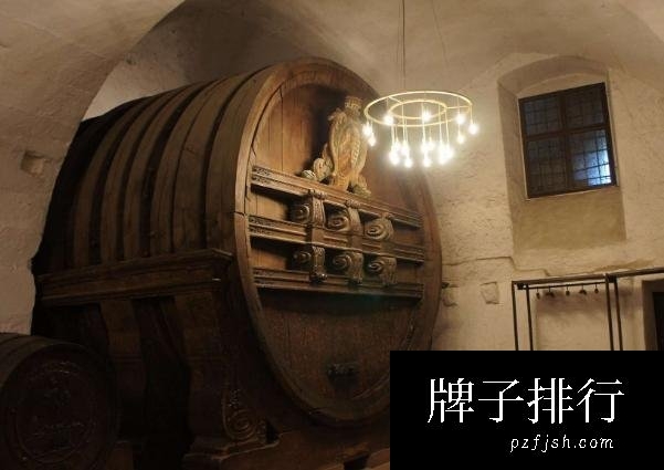 世界上最大的葡萄酒酒桶 海德堡桶建于1751年(容积22.2万升)